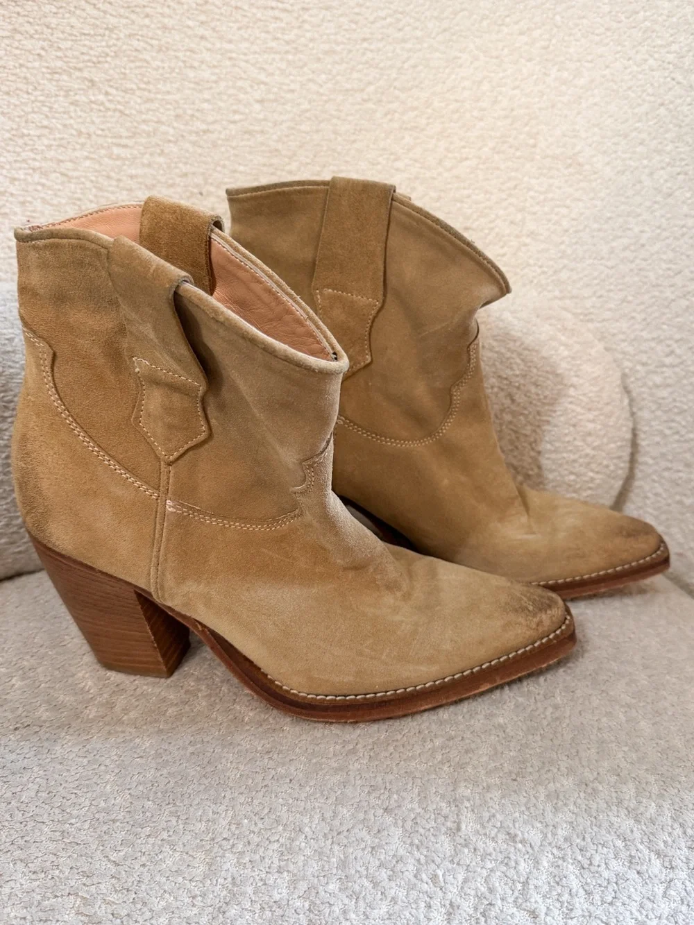 Steve Madden Vero Cuoio Italy Tan Pointed Toe Western Suede Bootie size 7